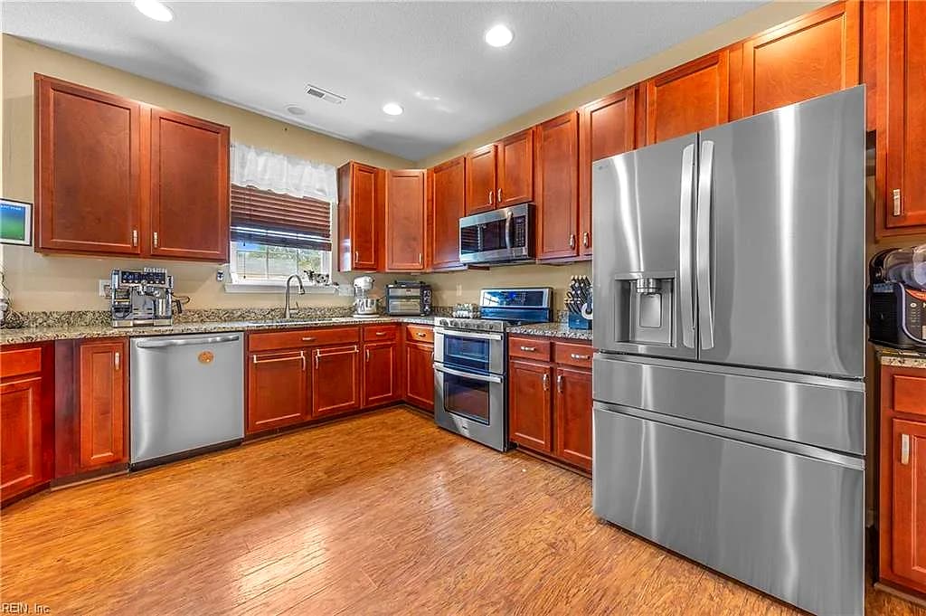 1005 Raven Hill RD, SUFFOLK VA 23434 - Photo 3