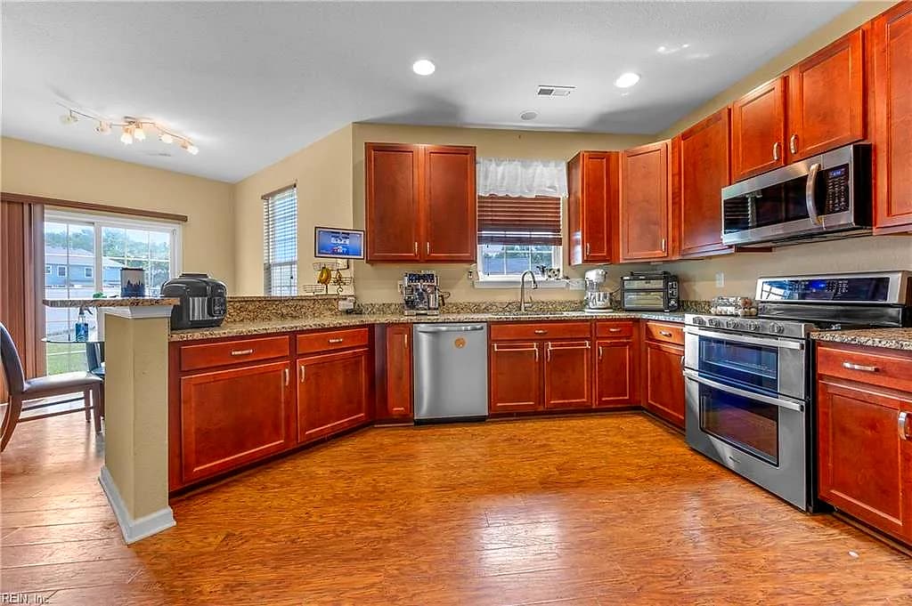 1005 Raven Hill RD, SUFFOLK VA 23434 - Photo 4