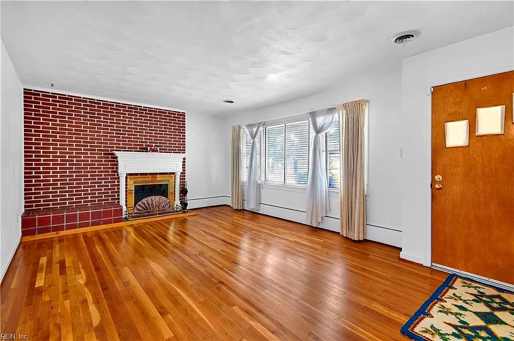 14 Charlton DR, HAMPTON VA 23666 - Photo 5