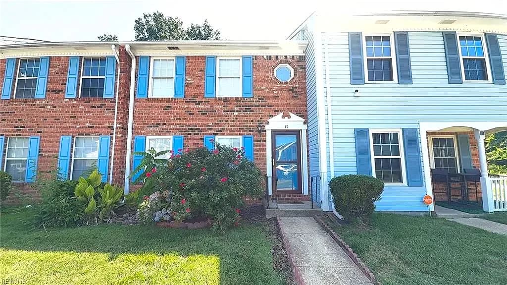 17 S Gawain WAY, HAMPTON VA 23669 - Photo 2