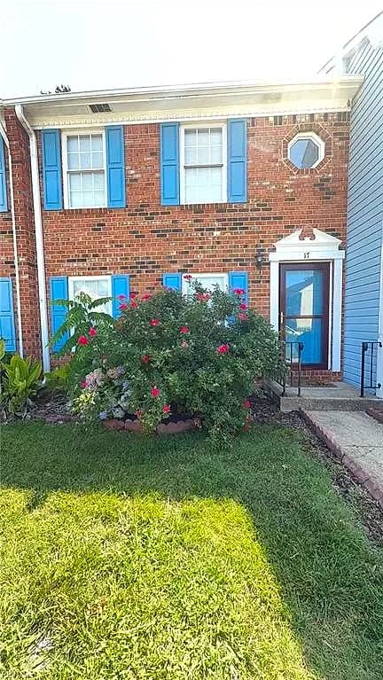17 S Gawain WAY, HAMPTON VA 23669 - Photo 3