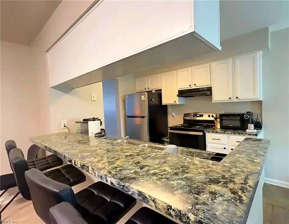 17 S Gawain WAY, HAMPTON VA 23669 - Photo 5