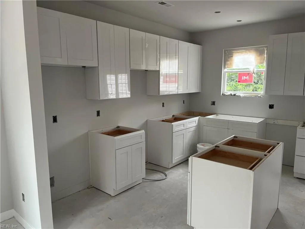 5 Barney PL, PORTSMOUTH VA 23702 thumb 6
