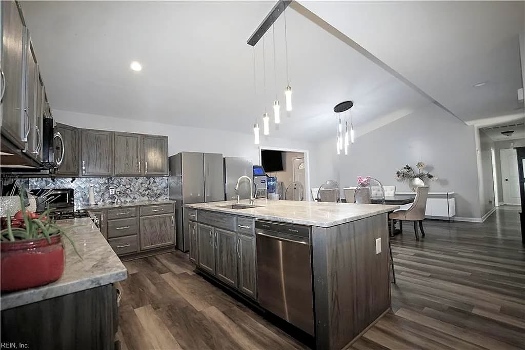 700 Soho ST, HAMPTON VA 23666 - Photo 2