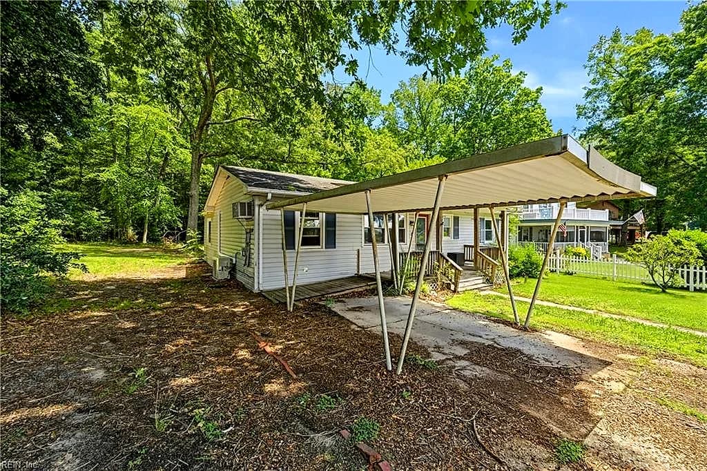 196 Beach DR, HARTFIELD VA 23071 - Photo 3