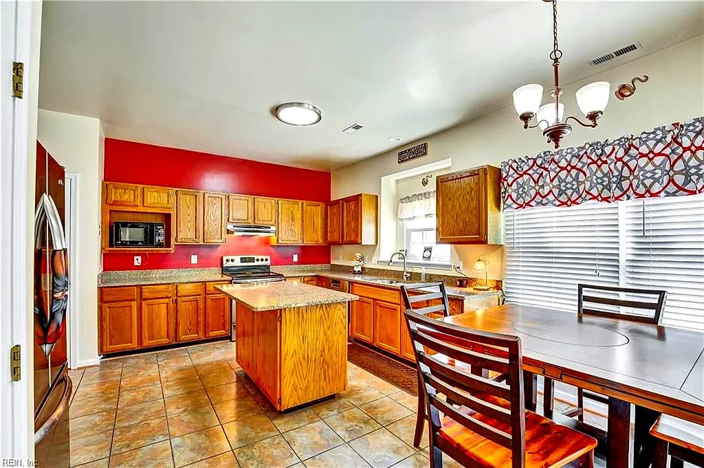 1205 Tyler CT, VIRGINIA BEACH VA 23456 - Photo 4