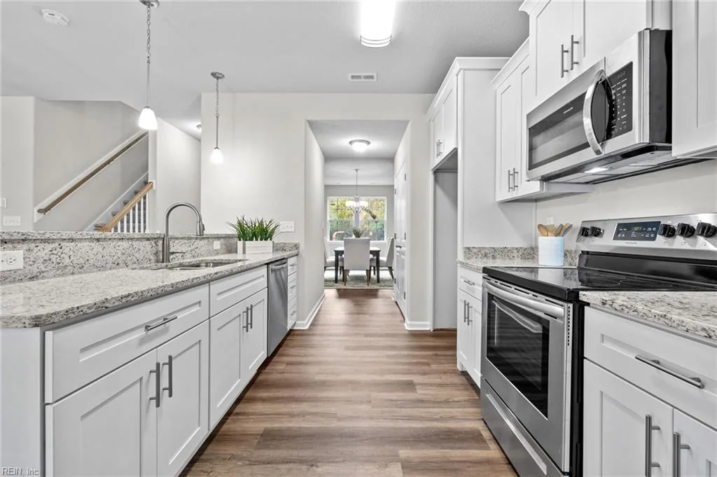 1518 A Walnut AVE, CHESAPEAKE VA 23325 thumb 6