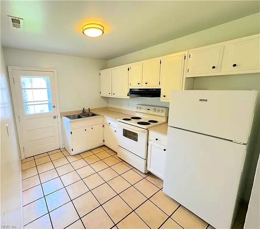 3872 Wake CIR #A, NORFOLK VA 23518 thumb 9