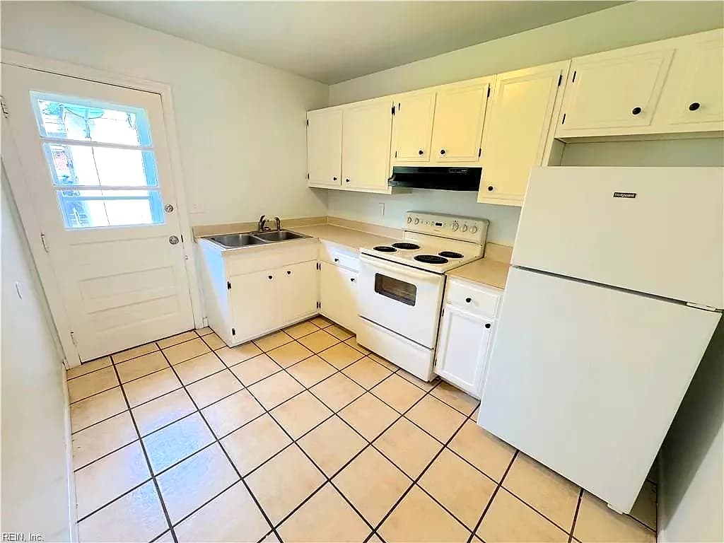 3872 Wake CIR #A, NORFOLK VA 23518 thumb 10