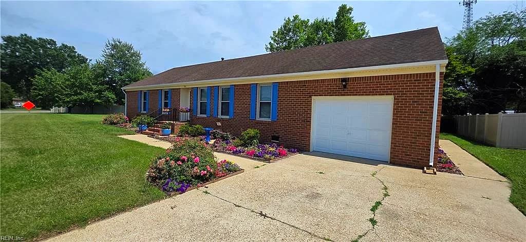 725 Luray TER, CHESAPEAKE VA 23322 - Main photo