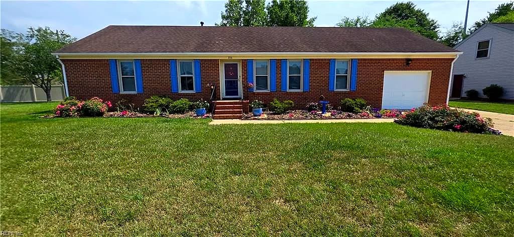 725 Luray TER, CHESAPEAKE VA 23322 - Photo 3