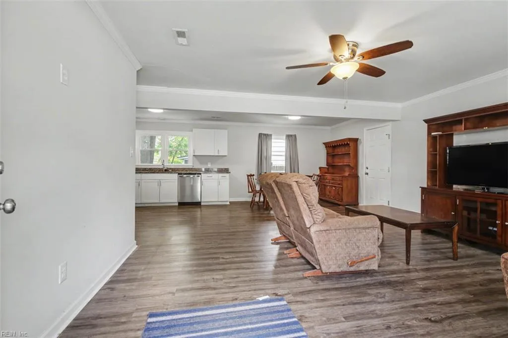 207 Robinson DR, NEWPORT NEWS VA 23601 thumb 7