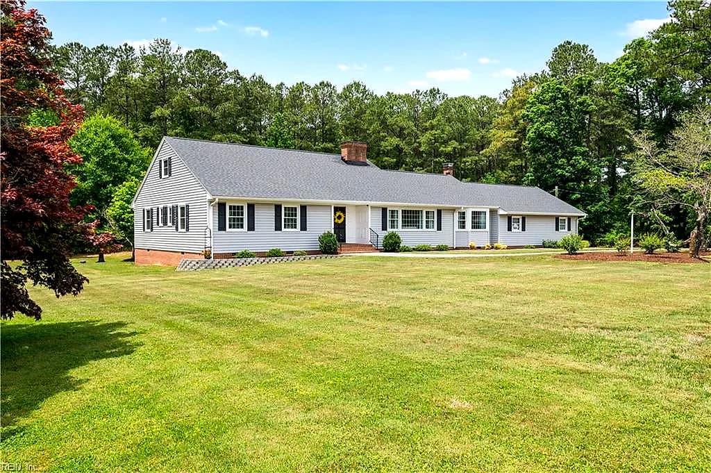540 West Main ST, WAKEFIELD VA 23888 - Photo 3