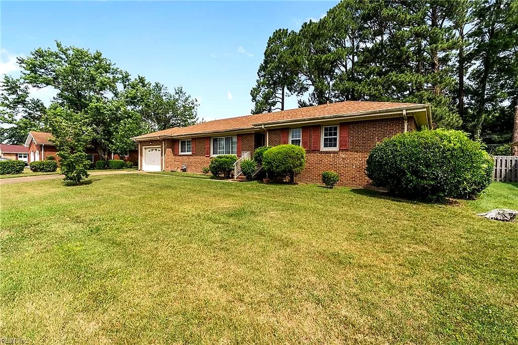 404 Redbrick DR, CHESAPEAKE VA 23325 - Main photo