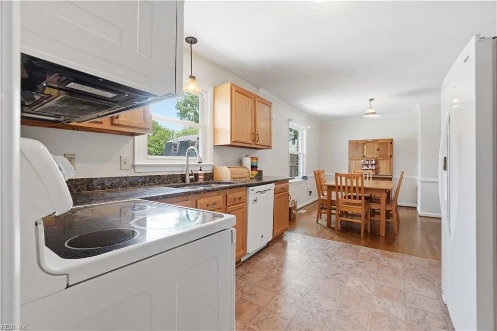 207 Dabney DR, NEWPORT NEWS VA 23602 thumb 11