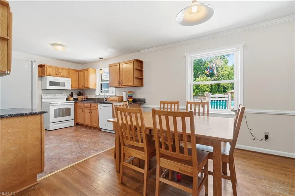 207 Dabney DR, NEWPORT NEWS VA 23602 thumb 8
