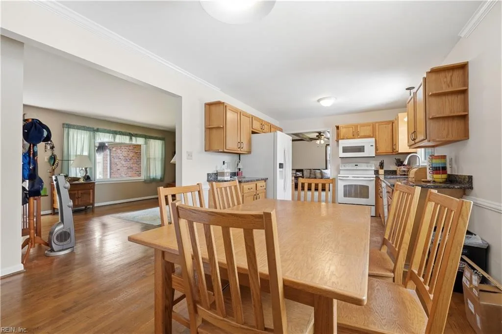 207 Dabney DR, NEWPORT NEWS VA 23602 thumb 9