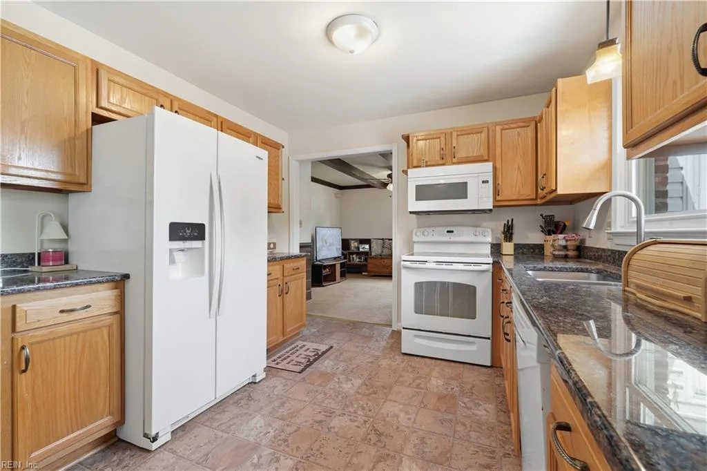 207 Dabney DR, NEWPORT NEWS VA 23602 thumb 10