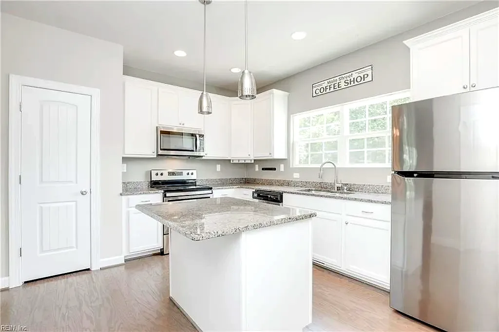 901 13th ST, VIRGINIA BEACH VA 23451 - Photo 5