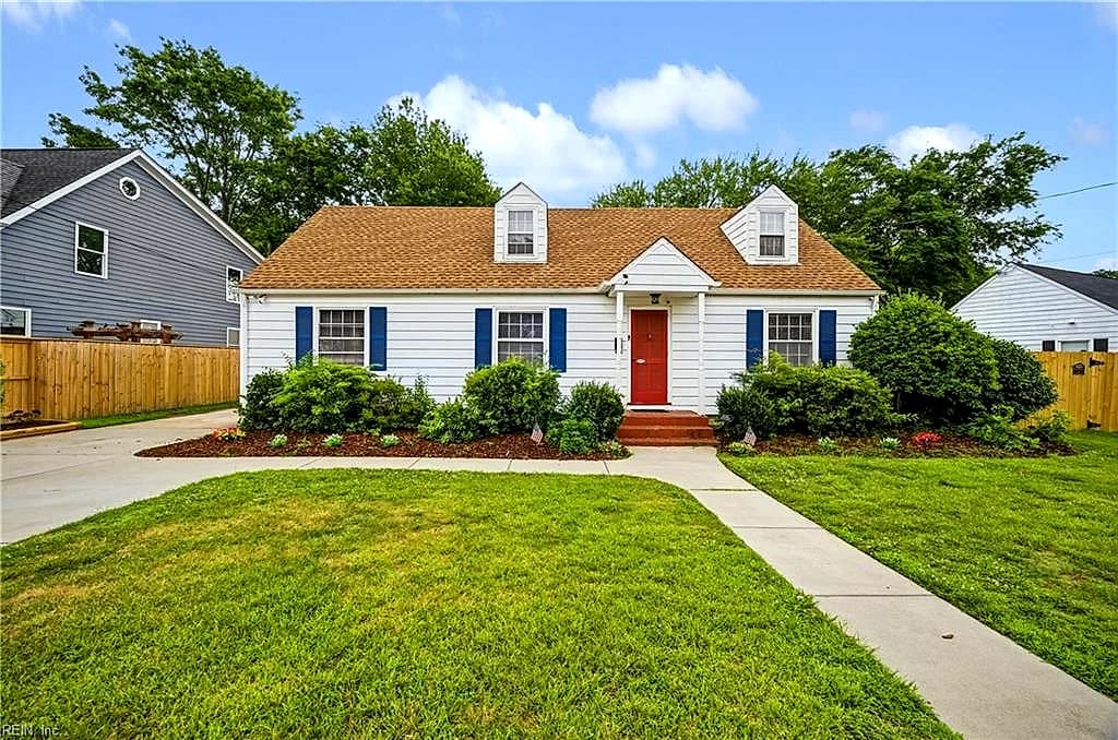 8710 Meadow Brook LN, NORFOLK VA 23503 - Main photo