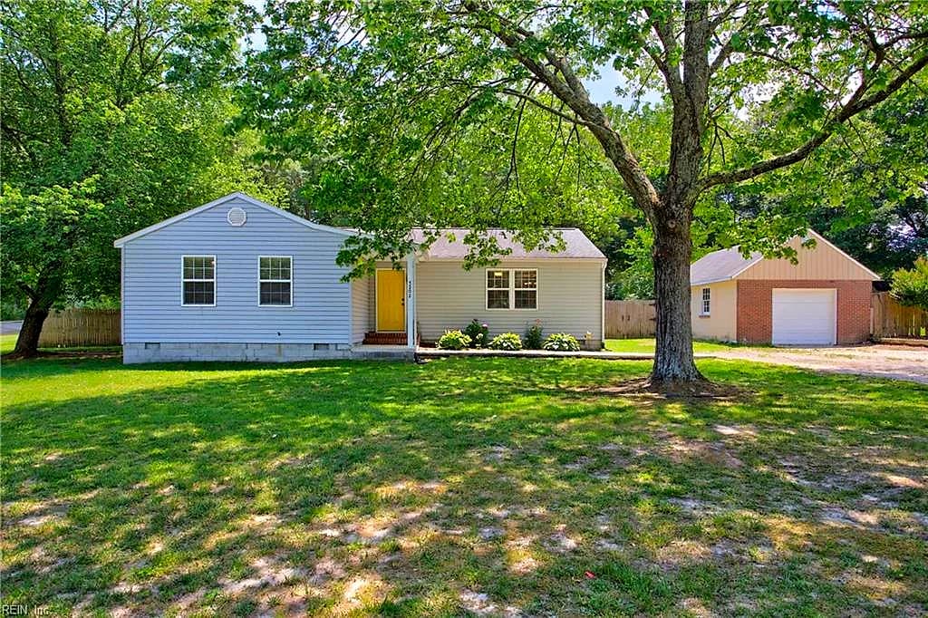 7202 Hopkins CIR, GLOUCESTER VA 23061 - Main photo