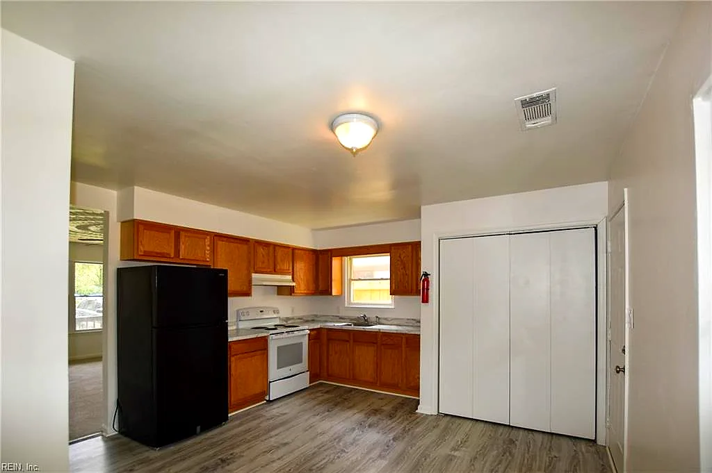 2920 S Cape Henry AVE #A, NORFOLK VA 23509 - Photo 3