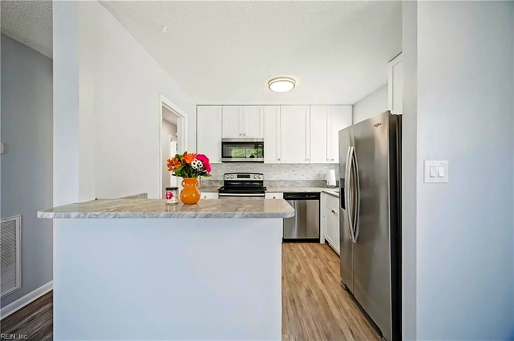 825 North AVE, NEWPORT NEWS VA 23605 thumb 9