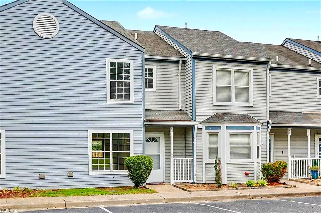 18 Bayview CT, HAMPTON VA 23664 - Main photo