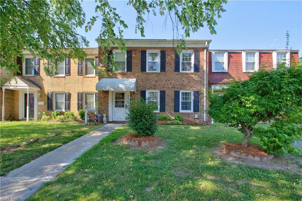 5207 Clover Hill DR, PORTSMOUTH VA 23703 - Main photo