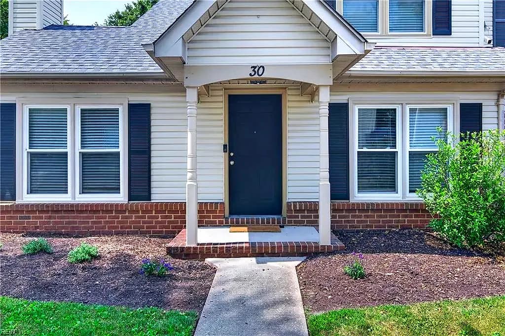 30 Hollis Wood DR, HAMPTON VA 23666 - Photo 4