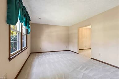 600 Lotz DR, YORKTOWN VA 23692 thumb 6