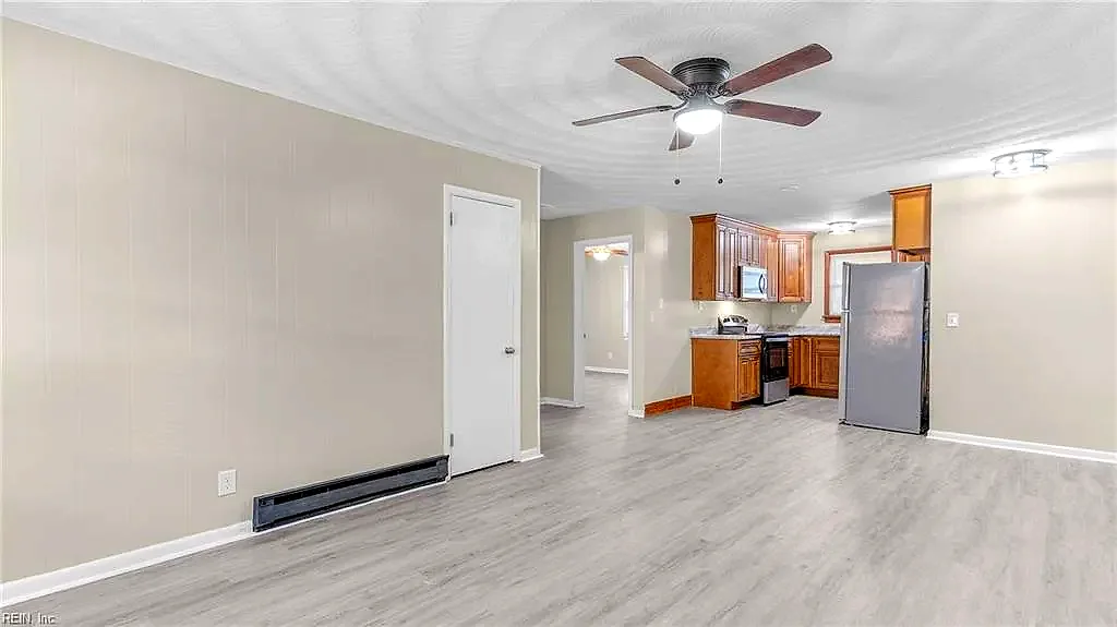 9103 Hammett AVE ##B, NORFOLK VA 23503 - Photo 4
