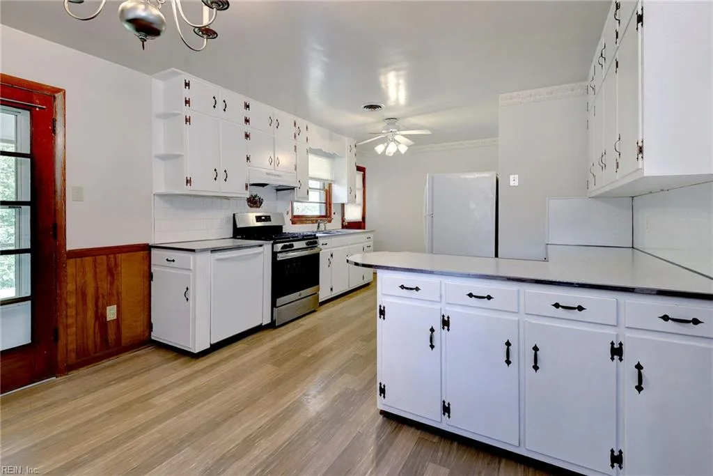18 Owens RD, NEWPORT NEWS VA 23602 thumb 11