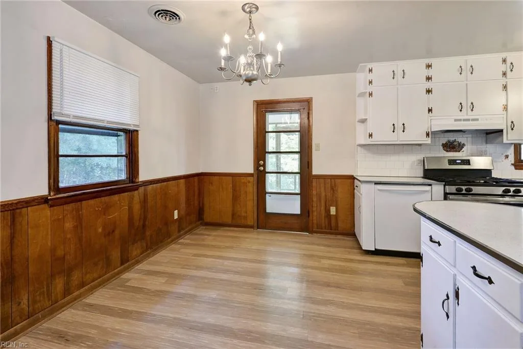 18 Owens RD, NEWPORT NEWS VA 23602 thumb 10