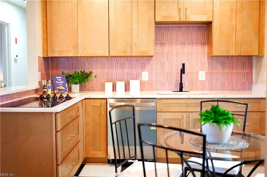 807 Morris ST, HAMPTON VA 23663 thumb 8