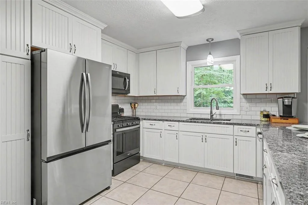 8172 Manor DR, GLOUCESTER VA 23061 thumb 11