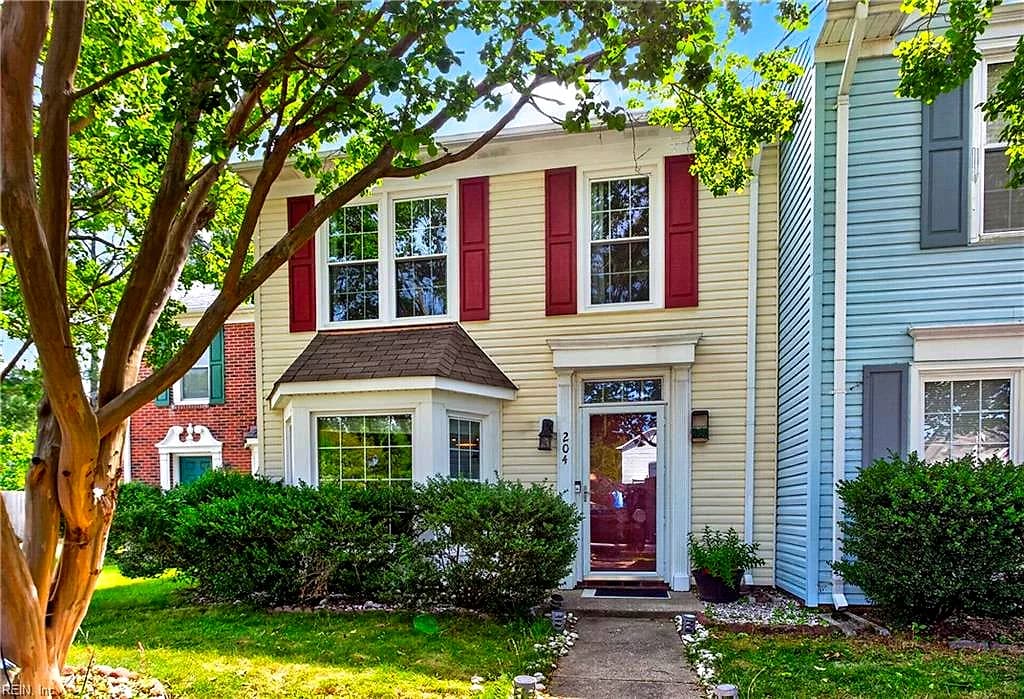 204 Arabian CIR, YORKTOWN VA 23693 - Main photo