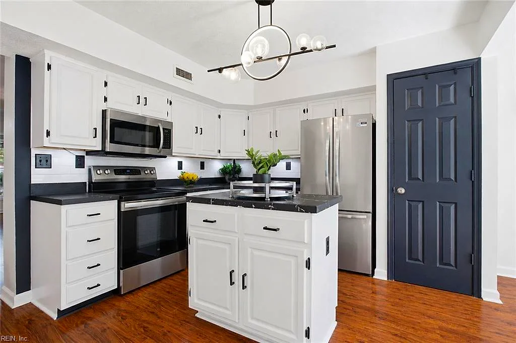 204 Arabian CIR, YORKTOWN VA 23693 thumb 11
