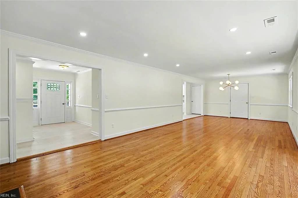 110 Artillery RD, YORKTOWN VA 23692 thumb 8