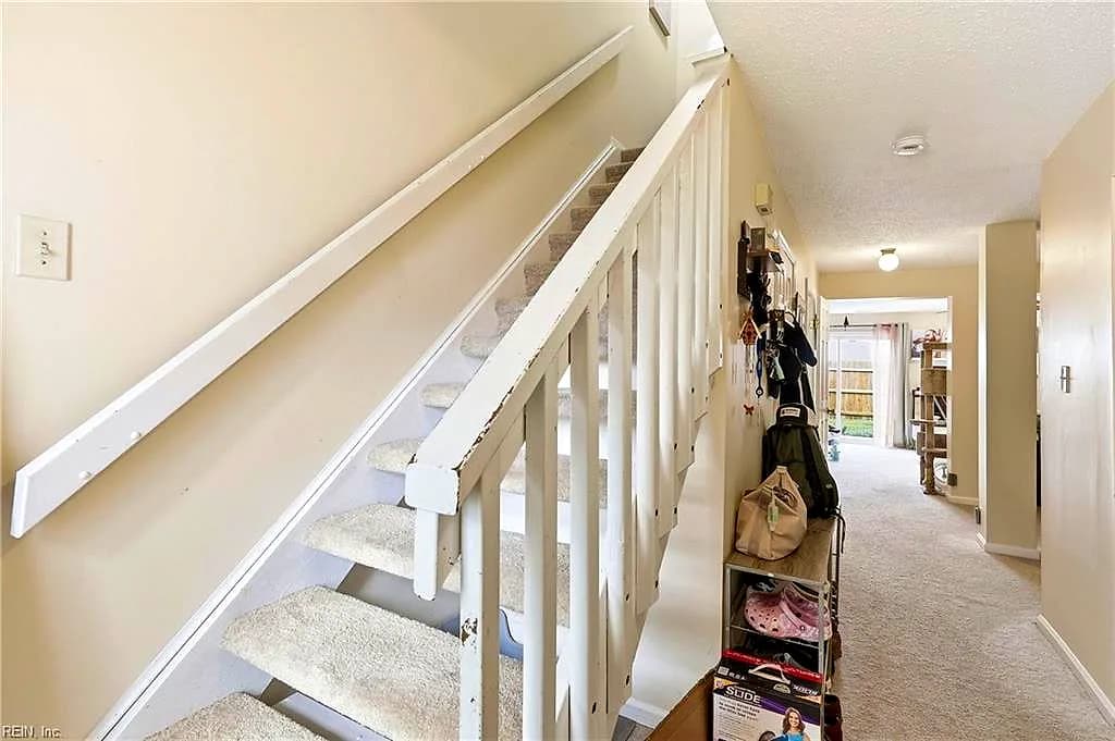 1607 Aldrich LN, VIRGINIA BEACH VA 23454 - Photo 4