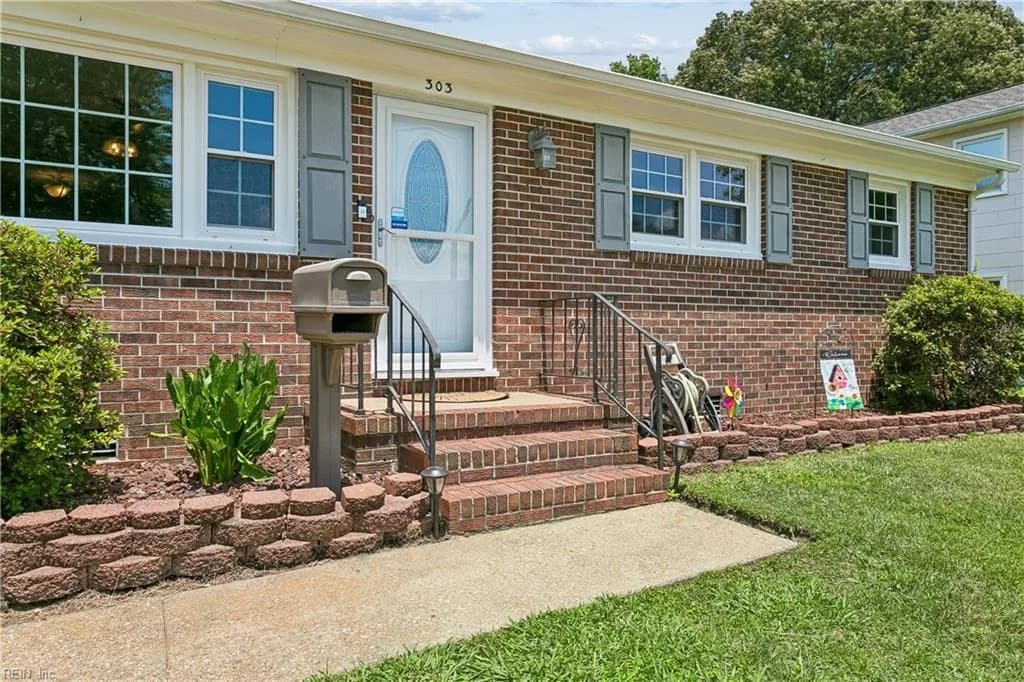 303 Nancy DR, HAMPTON VA 23669 - Photo 5