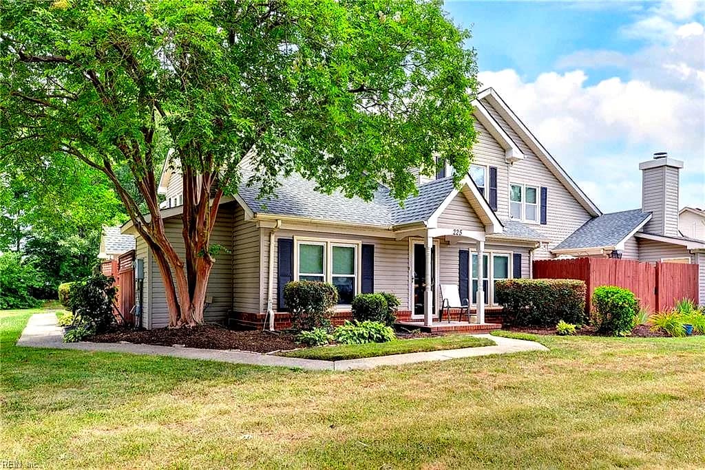 225 Ridge Wood DR, HAMPTON VA 23666 - Photo 3