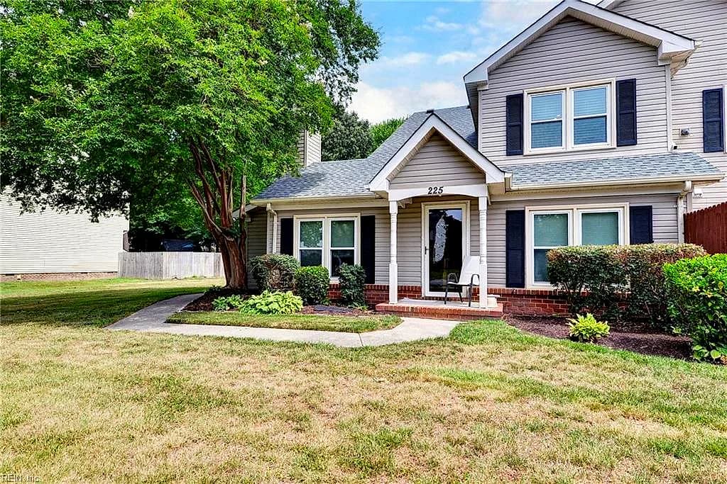 225 Ridge Wood DR, HAMPTON VA 23666 - Photo 4