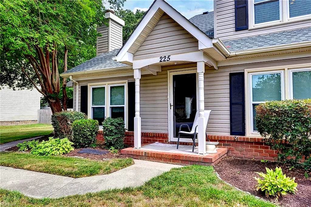 225 Ridge Wood DR, HAMPTON VA 23666 - Photo 5