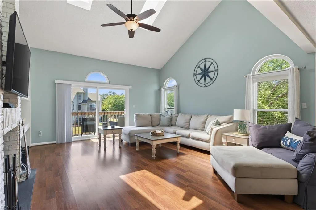 457 E Lake CIR, CHESAPEAKE VA 23322 thumb 6