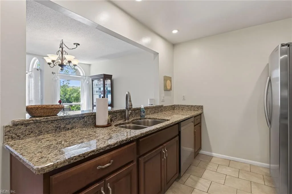 457 E Lake CIR, CHESAPEAKE VA 23322 thumb 9