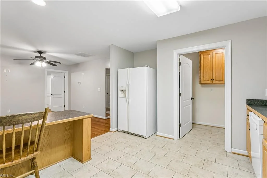4497 Backwoods LN, HAYES VA 23072 thumb 11