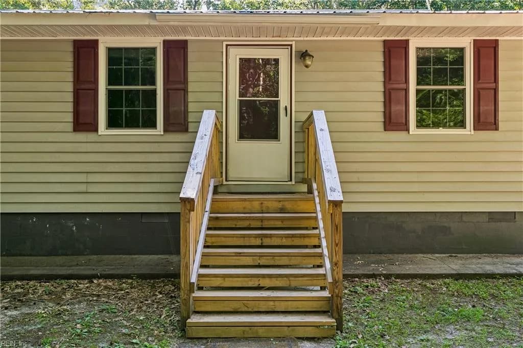 4497 Backwoods LN, HAYES VA 23072 - Photo 5