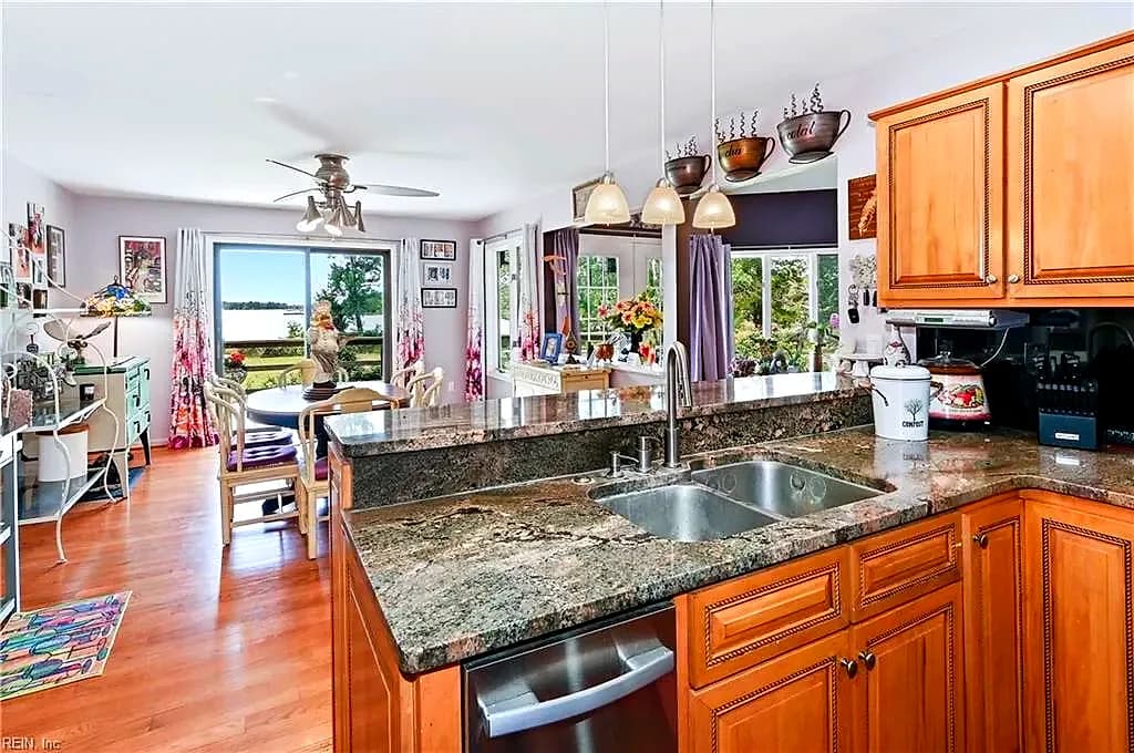 26450 Moore Farm LN, ONANCOCK VA 23417 - Photo 4