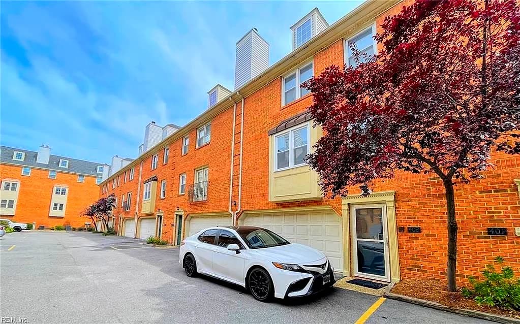 527 W 20th ST #402, NORFOLK VA 23517 - Photo 2